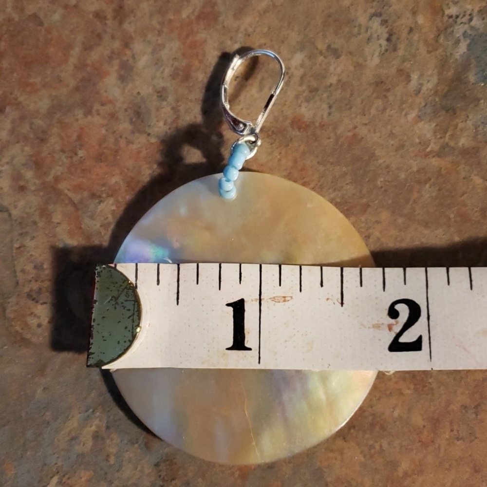 Shell earrings - Picture 2 of 2